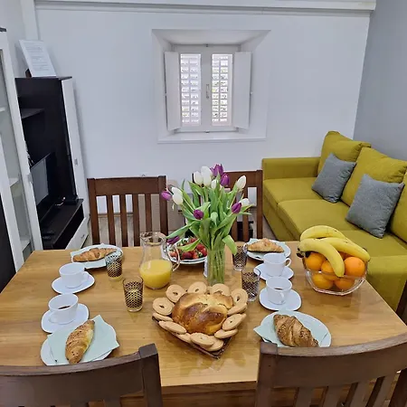 Διαμέρισμα Tomo *