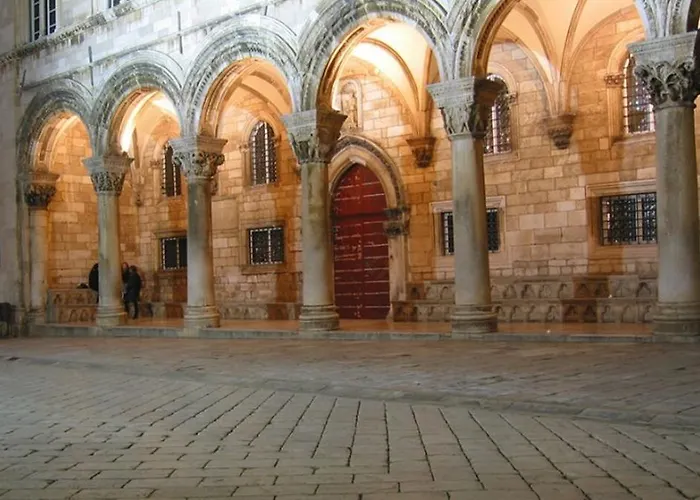 Tomo Ντουμπρόβνικ